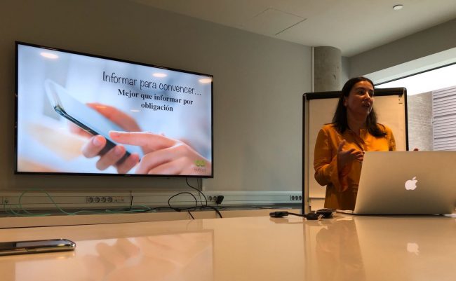 Exposición en jornada de asepeyo-Laura